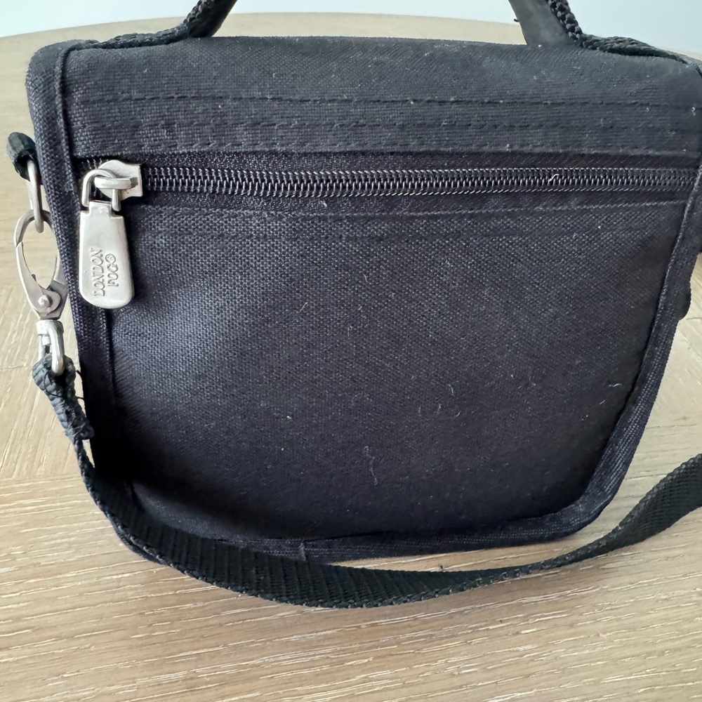 London Fog Black Camera Bag Sleek - Picture 3 of 8